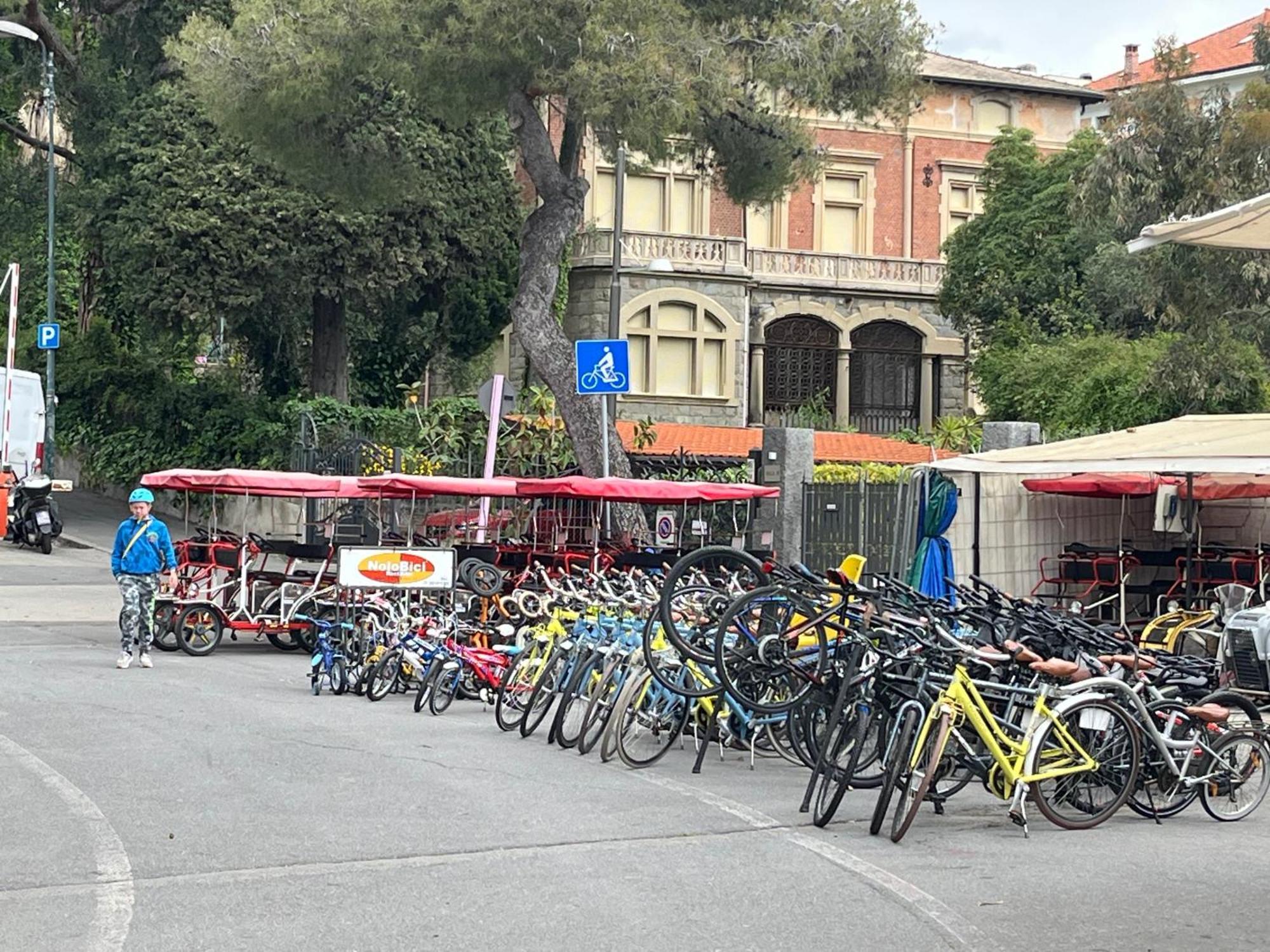 Ampio Appartamento Centrale Sanremo Exteriör bild