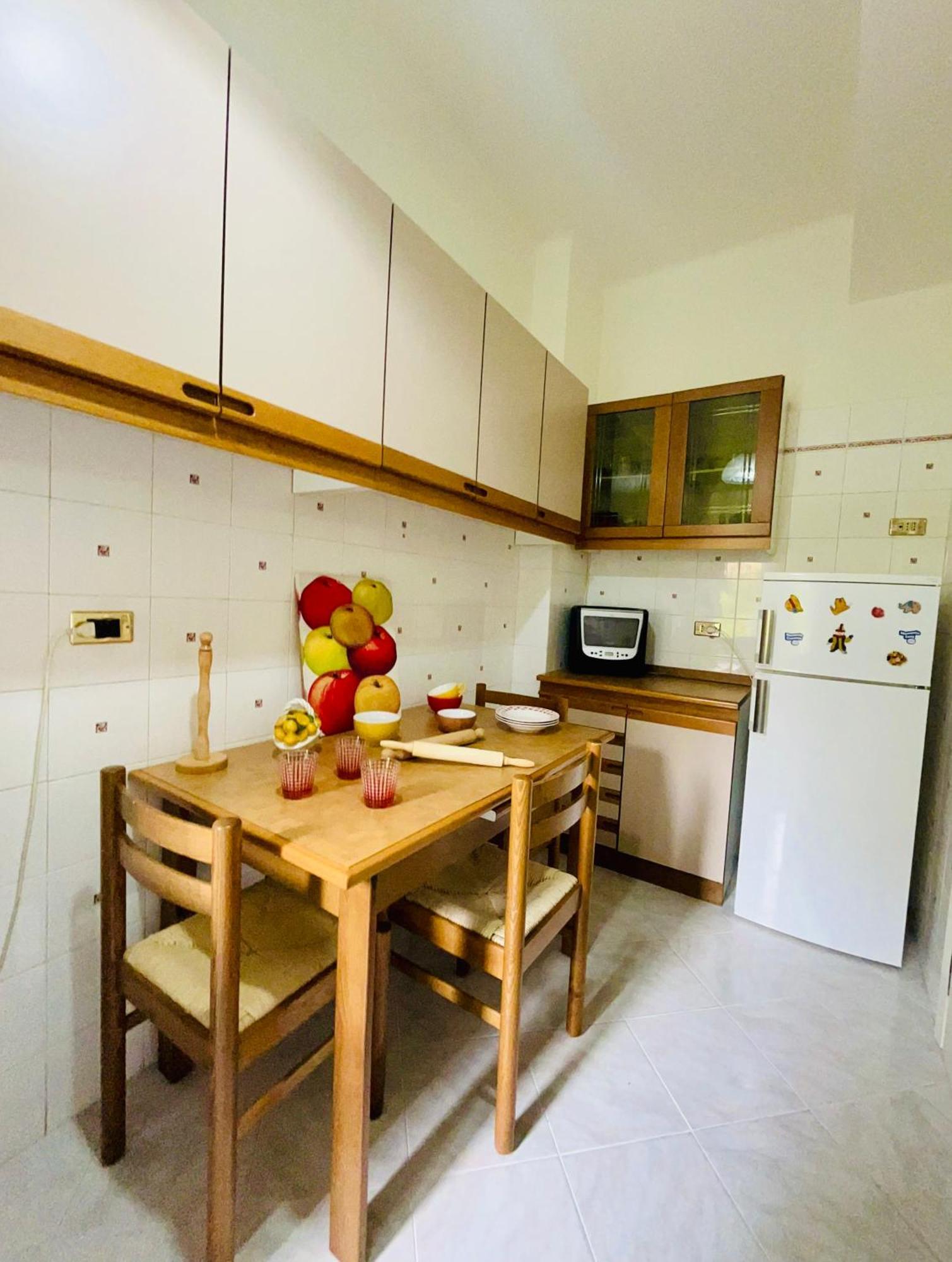 Ampio Appartamento Centrale Sanremo Exteriör bild