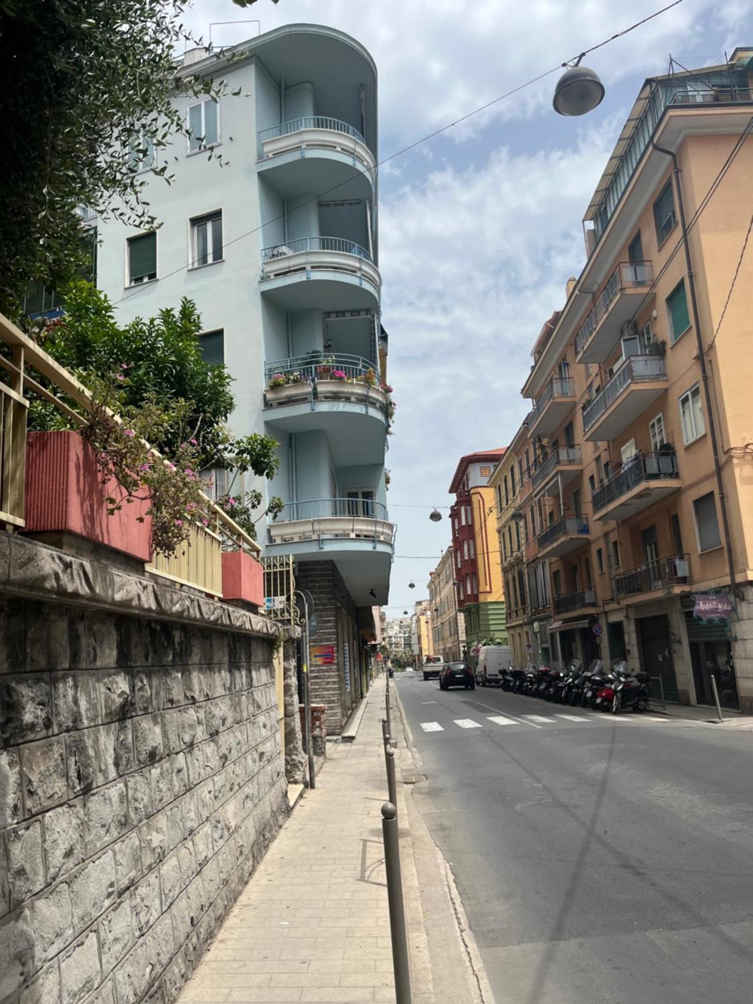 Ampio Appartamento Centrale Sanremo Exteriör bild
